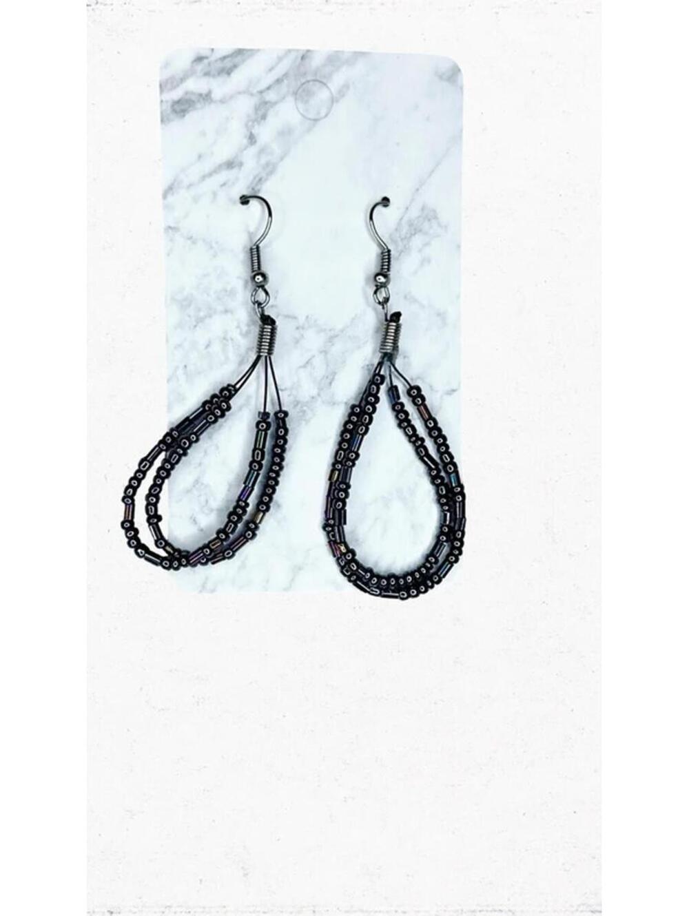 5773gc. Iridescent Black Seed Bead Earrings